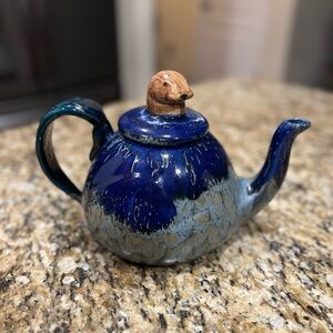 Vintage SEA OTTER Teapot!